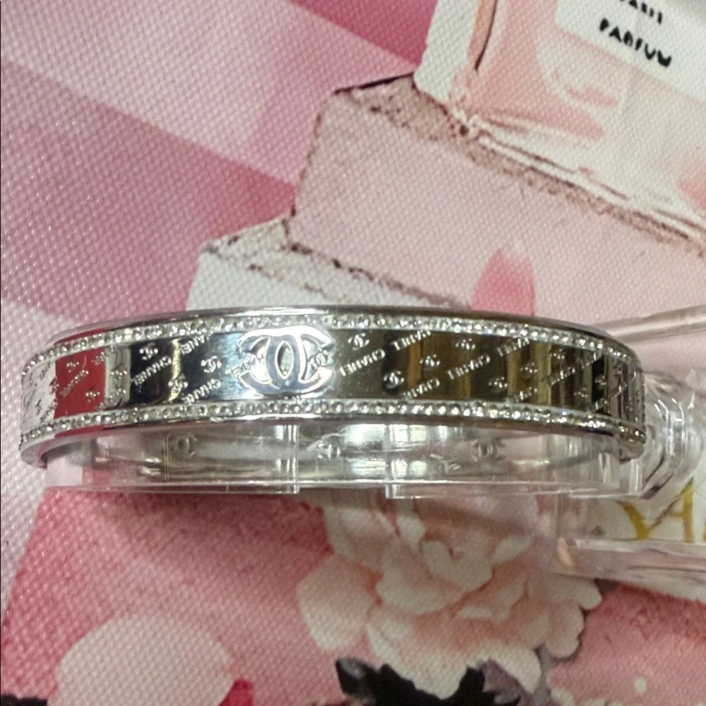 18k gold plated stainless steel waterproof Elegant Silver Women's Bracelet - Picture 3 of 5